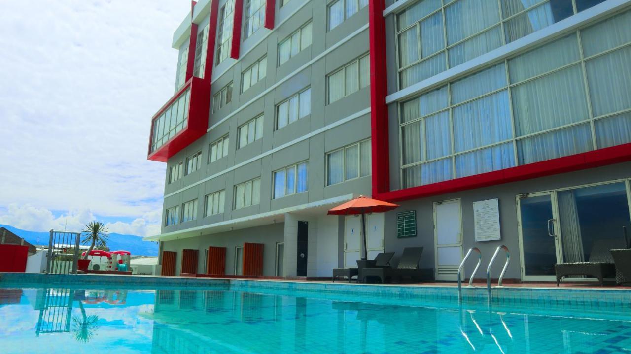 Hotel Santika Palu Exterior photo